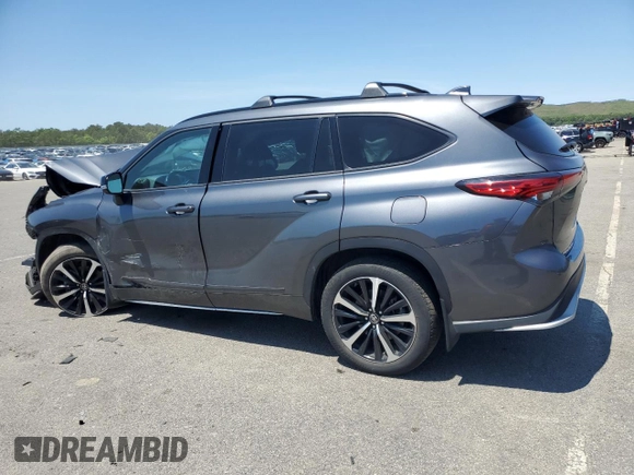 2022 Toyota Highlander XSE with VIN 5TDLZRBH8NS242131, listed as a Copart auction lot 59352015 with 26,232 mi miles and Salvage title. Bid and sale history available at DreamBid. Image 2.