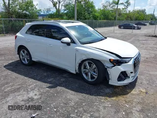 2020 Audi Q3 S line Premium z VIN WA1DECF38L1030491, wystawiony jako IAAI lot #42478842 z przebiegiem 41 785 mil mil oraz . Historia ofert i sprzedaży dostępna na DreamBid. Obrazek 1.