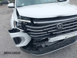 2024 Volkswagen Atlas SE with VIN 1V2JR2CA3RC614867, listed as a IAAI auction lot 42213818 with 6,832 mi miles and . Bid and sale history available at DreamBid. Image 6.