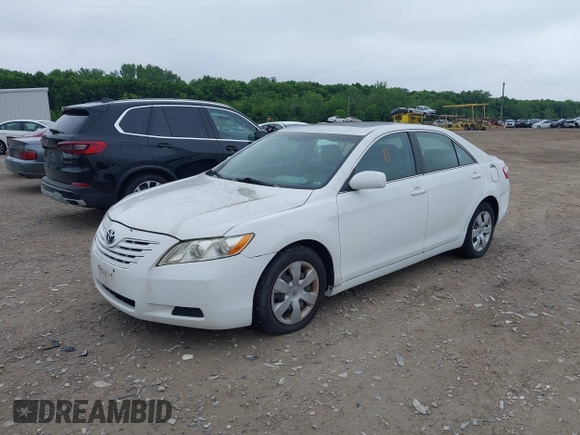 2007 Toyota Camry CE z VIN 4T1BE46K97U640376, wystawiony jako IAAI lot #42374162 z przebiegiem 251 260 mil mil oraz . Historia ofert i sprzedaży dostępna na DreamBid. Obrazek 2.