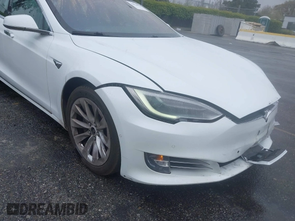 2018 Tesla Model S 75D with VIN 5YJSA1E24JF275038, listed as a IAAI auction lot 41916984 with 116,352 mi miles and . Bid and sale history available at DreamBid. Image 19.