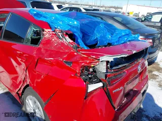 2020 Toyota Prius L Eco with VIN JTDKARFU7L3122166, listed as a IAAI auction lot 41346319 with 116,961 mi miles. Bid and sale history available at carsss.com. Image 6.
