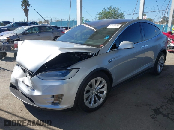 2016 Tesla Model X 70D z VIN 5YJXCBE25GF021322, wystawiony jako IAAI lot #41866368 z przebiegiem 95 072 mil mil oraz . Historia ofert i sprzedaży dostępna na DreamBid. Obrazek 17.