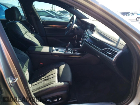 2021 BMW 7 Series 740i with VIN WBA7T2C07MCF82602, listed as a Copart auction lot 62063172 with 0 mi miles. Bid and sale history available at carsss.com. Image 5.