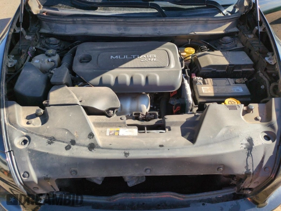 2015 Jeep Cherokee Sport z VIN 1C4PJLAB6FW689285, wystawiony jako Copart lot #54341465 z przebiegiem 114 293 mil mil oraz Szkoda całkowita • Salvage title. Historia ofert i sprzedaży dostępna na DreamBid. Obrazek 12.