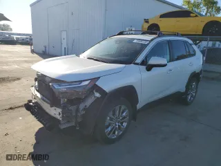 2022 Toyota RAV4 XLE Premium with VIN 2T3C1RFV4NW185738, listed as a Copart auction lot 49508135 with 61,732 mi miles and Salvage Title. Bid and sale history available at carsss.com. Image 1.