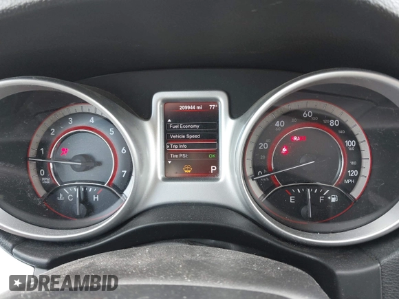 2014 Dodge Journey SE with VIN 3C4PDCABXET135338, listed as a IAAI auction lot 41950088 with 209,944 mi miles. Bid and sale history available at carsss.com. Image 7.