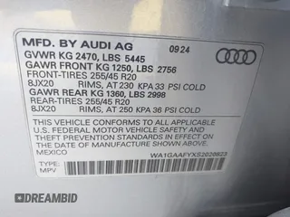 2025 Audi Q5 S line Premium z VIN WA1GAAFYXS2020823, wystawiony jako IAAI lot #42318926 z przebiegiem 9805 mil mil oraz . Historia ofert i sprzedaży dostępna na DreamBid. Obrazek 9.