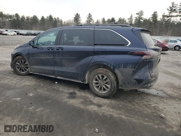 2024 Toyota Sienna LE with VIN 5TDKSKFC9RS113116, listed as a Copart auction lot 88709905 with 23,282 mi miles and Salvage Title. Bid and sale history available at carsss.com. Image 2.