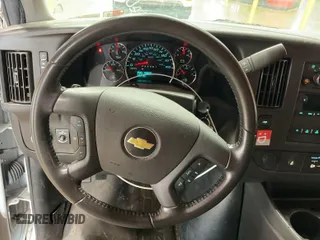 2021 Chevrolet Express Cargo z VIN 1GCWGAFP5M1201537, wystawiony jako IAAI lot #42642579 z przebiegiem 96 732 mil mil oraz . Historia ofert i sprzedaży dostępna na DreamBid. Obrazek 20.