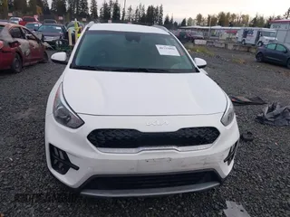 2022 Kia Niro LXS with VIN KNDCB3LC2N5542807, listed as a IAAI auction lot 40733090 with 28,791 mi miles. Bid and sale history available at carsss.com. Image 12.