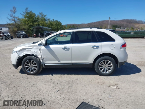 2015 Lincoln MKX with VIN 2LMDJ8JK5FBL28180, listed as a IAAI auction lot 41902983 with 112,790 mi miles. Bid and sale history available at carsss.com. Image 14.