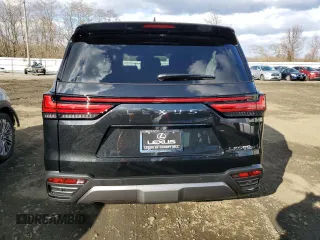 2023 Lexus LX 600 Luxury z VIN JTJGB7CX2P4037884, wystawiony jako Copart lot #77692553 z przebiegiem 9 866 mil mil oraz . Historia ofert i sprzedaży dostępna na DreamBid. Obrazek 6.