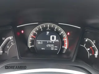 2017 Honda Civic LX z VIN 19XFC2F53HE023730, wystawiony jako IAAI lot #41885003 z przebiegiem 129 595 mil mil oraz . Historia ofert i sprzedaży dostępna na DreamBid. Obrazek 7.