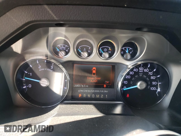 2015 Ford F-350 Platinum z VIN 1FT8W3BTXFEA30693, wystawiony jako Copart lot #61465335 z przebiegiem 296 574 mil mil oraz Szkoda całkowita • Salvage title. Historia ofert i sprzedaży dostępna na DreamBid. Obrazek 9.