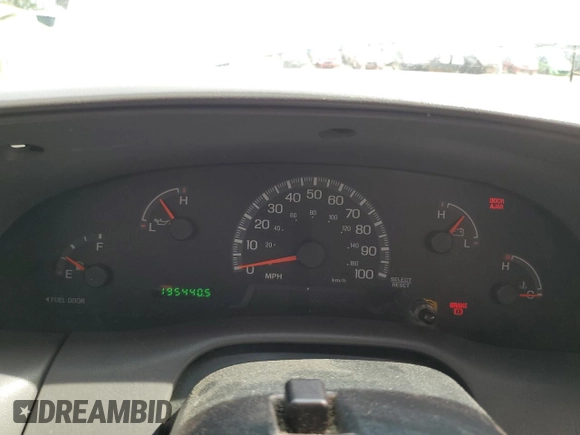 2000 Ford F-150 XL with VIN 1FTZF1727YNB38782, listed as a Copart auction lot 55749405 with 195,440 mi miles and Salvage title. Bid and sale history available at DreamBid. Image 9.
