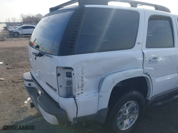 2005 Chevrolet Tahoe Z71 with VIN 1GNEK13T55R268077, listed as a IAAI auction lot 41442024 with 205,176 mi miles. Bid and sale history available at carsss.com. Image 18.