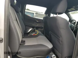 2020 Toyota Tacoma SR5 z VIN 3TMCZ5AN7LM302123, wystawiony jako Copart lot #57299805 z przebiegiem 43 244 mil mil oraz Szkoda całkowita • Salvage title. Historia ofert i sprzedaży dostępna na DreamBid. Obrazek 10.