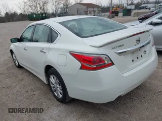 2015 Nissan Altima SV z VIN 1N4AL3AP6FC115367, wystawiony jako IAAI lot #42128044 z przebiegiem 110 383 mil mil oraz . Historia ofert i sprzedaży dostępna na DreamBid. Obrazek 3.