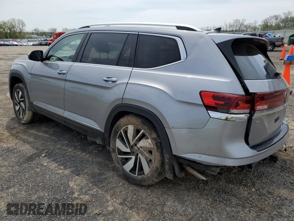 2024 Volkswagen Atlas SEL with VIN 1V2BR2CA3RC523103, listed as a Copart auction lot 55821865 with 47,893 mi miles and Salvage title. Bid and sale history available at DreamBid. Image 2.