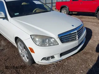 2008 Mercedes-Benz C 300 Sport z VIN WDDGF54X78R036928, wystawiony jako IAAI lot #42368096 z przebiegiem 180 212 mil mil oraz . Historia ofert i sprzedaży dostępna na DreamBid. Obrazek 6.