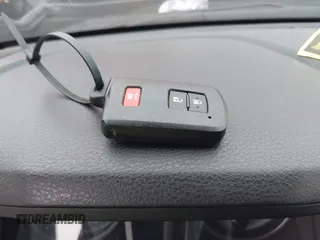 2020 Toyota Tacoma SR5 z VIN 3TMAZ5CN1LM139635, wystawiony jako IAAI lot #40994723 z przebiegiem 72 752 mil mil oraz . Historia ofert i sprzedaży dostępna na DreamBid. Obrazek 11.