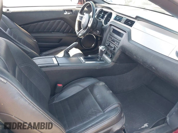 2011 Ford Mustang V6 with VIN 1ZVBP8AM6B5128816, listed as a IAAI auction lot 41763956 with 114,701 mi miles and . Bid and sale history available at carsss.com. Image 5.