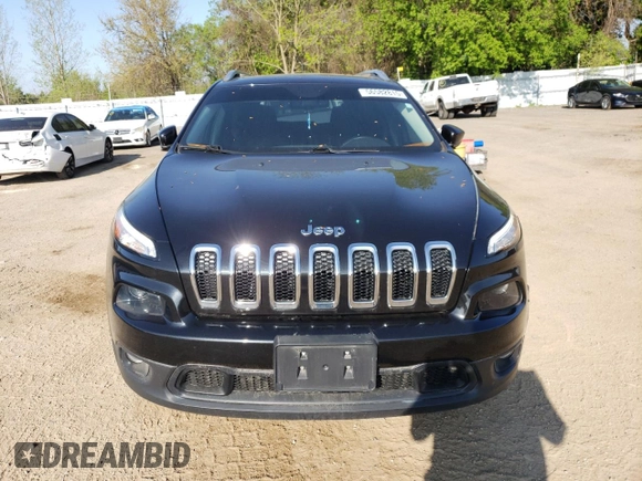 2016 Jeep Cherokee Latitude z VIN 1C4PJMCS6GW111367, wystawiony jako Copart lot #56582815 z przebiegiem 121 491 mil mil oraz Szkoda całkowita • Salvage title. Historia ofert i sprzedaży dostępna na DreamBid. Obrazek 5.