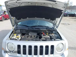 2011 Jeep Patriot Latitude X with VIN 1J4NF4GB6BD202592, listed as a IAAI auction lot 42228199 with 124,484 mi miles and . Bid and sale history available at DreamBid. Image 10.