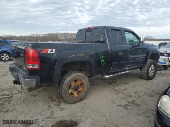 2011 GMC Sierra 2500HD SLE with VIN 1GT220CG4BZ212653, listed as a Copart auction lot 81278194 with 141,740 mi miles and Clean Title. Bid and sale history available at carsss.com. Image 3.