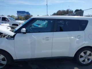 2018 Kia Soul with VIN KNDJN2A29J7892050, listed as a IAAI auction lot 41847303 with 104,332 mi miles. Bid and sale history available at carsss.com. Image 15.