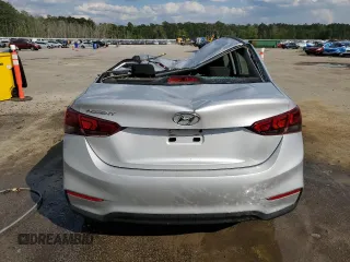 2021 Hyundai Accent SE z VIN 3KPC24A65ME143279, wystawiony jako Copart lot #52489585 z przebiegiem 61 106 mil mil oraz Nie do naprawy • Non repairable. Historia ofert i sprzedaży dostępna na DreamBid. Obrazek 6.