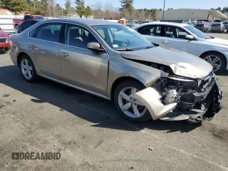 2015 Volkswagen Passat Limited Edition Edition z VIN 1VWAT7A33FC103074, wystawiony jako Copart lot #49218995 z przebiegiem 67 482 mil mil oraz Szkoda całkowita • Salvage title. Historia ofert i sprzedaży dostępna na DreamBid. Obrazek 4.