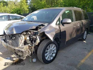 2015 Toyota Sienna Limited с VIN 5TDDK3DC4FS097503, выставлен на аукционе IAAI как лот 42539623 с пробегом 139 440 миль миль и . История ставок и продаж доступна на DreamBid. Изображение 18.