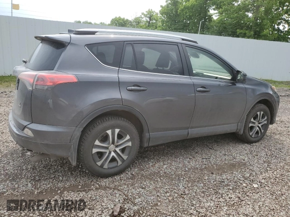 2017 Toyota RAV4 LE z VIN JTMBFREV3HJ118680, wystawiony jako Copart lot #60592805 z przebiegiem 213 787 mil mil oraz Szkoda całkowita • Salvage title. Historia ofert i sprzedaży dostępna na DreamBid. Obrazek 3.