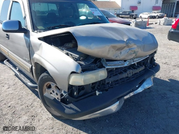 2001 Chevrolet Silverado 1500 LS with VIN 2GCEC19T911403528, listed as a IAAI auction lot 41432803 with 318,740 mi miles. Bid and sale history available at carsss.com. Image 6.