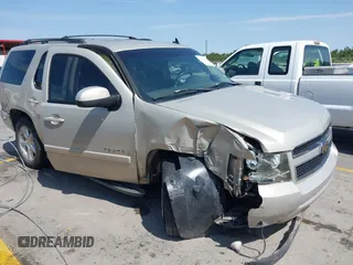 2008 Chevrolet Tahoe 1LT z VIN 1GNFC13008R125999, wystawiony jako IAAI lot #42315423 z przebiegiem 208 200 mil mil oraz . Historia ofert i sprzedaży dostępna na DreamBid. Obrazek 1.