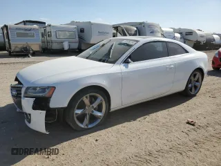 2011 Audi A5 Premium Plus z VIN WAULFAFR8BA030641, wystawiony jako Copart lot #70596914 z przebiegiem 115 081 mil mil oraz Szkoda całkowita • Salvage title. Historia ofert i sprzedaży dostępna na DreamBid. Obrazek 1.