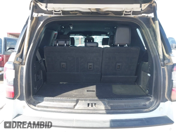 2019 Ford Expedition Limited with VIN 1FMJU2AT6KEA20686, listed as a IAAI auction lot 41871393 with 134,745 mi miles. Bid and sale history available at carsss.com. Image 17.