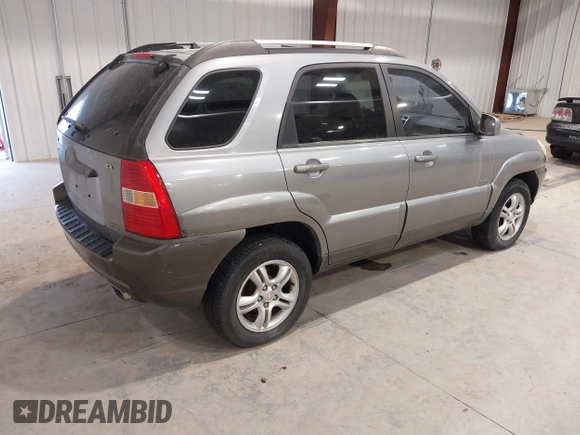 2005 Kia Sportage LX with VIN KNDJE723157089856, listed as a IAAI auction lot 41826630 with 200,380 mi miles and . Bid and sale history available at carsss.com. Image 4.