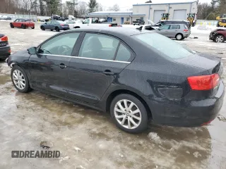 2013 Volkswagen Jetta SE with VIN 3VWDP7AJ4DM364564, listed as a Copart auction lot 44992455 with 81,203 mi miles and Salvage title. Bid and sale history available at DreamBid. Image 2.