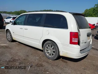 2008 Chrysler Town & Country Touring with VIN 2A8HR54P68R822972, listed as a IAAI auction lot 42056631 with 189,987 mi miles and . Bid and sale history available at DreamBid. Image 3.