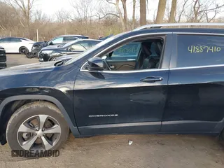 2020 Jeep Cherokee Limited with VIN 1C4PJMDX4LD575922, listed as a IAAI auction lot 41887410 with 23,384 mi miles and . Bid and sale history available at DreamBid. Image 15.