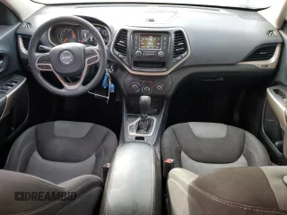 2018 Jeep Cherokee Latitude with VIN 1C4PJLCB7JD539767, listed as a Copart auction lot 87133824 with 161,979 mi miles and Salvage Title. Bid and sale history available at carsss.com. Image 8.