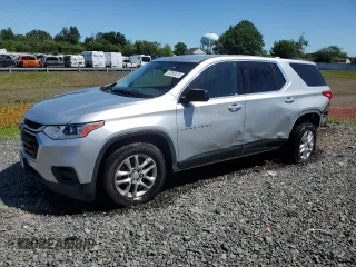 2018 Chevrolet Traverse LS z VIN 1GNEVFKWXJJ181848, wystawiony jako Copart lot #57053475 z przebiegiem 87 470 mil mil oraz Szkoda całkowita • Salvage title. Historia ofert i sprzedaży dostępna na DreamBid. Obrazek 1.