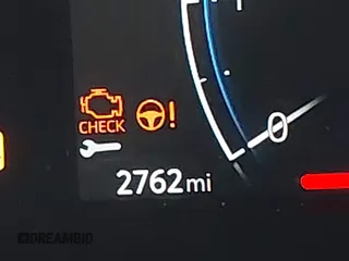 2025 Toyota Camry LE z VIN 4T1DAACK6SU057540, wystawiony jako IAAI lot #42186493 z przebiegiem 2 762 mil mil oraz . Historia ofert i sprzedaży dostępna na DreamBid. Obrazek 16.