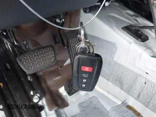 2021 Toyota Highlander XSE z VIN 5TDLZRBH8MS062159, wystawiony jako IAAI lot #42245182 z przebiegiem 63 072 mil mil oraz . Historia ofert i sprzedaży dostępna na DreamBid. Obrazek 11.