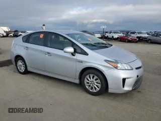 2012 Toyota Prius with VIN JTDKN3DP5C3014787, listed as a Copart auction lot 46526675 with 113,960 mi miles and Clean Title. Bid and sale history available at DreamBid. Image 4.