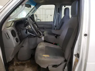 2014 Ford Econoline Passenger XL z VIN 1FBSS3BL1EDA50437, wystawiony jako Copart lot #48759795 z przebiegiem 538 501 mil mil oraz Nie do naprawy. Historia ofert i sprzedaży dostępna na DreamBid. Obrazek 7.