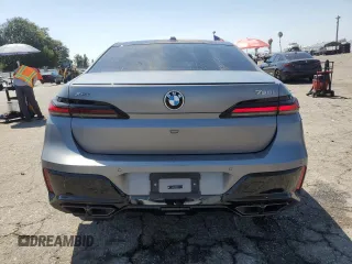 2024 BMW 7 Series 760i xDrive z VIN WBA33EJ00RCR34183, wystawiony jako Copart lot #66209694 z przebiegiem 4 634 mil mil oraz Szkoda całkowita • Salvage title. Historia ofert i sprzedaży dostępna na DreamBid. Obrazek 6.